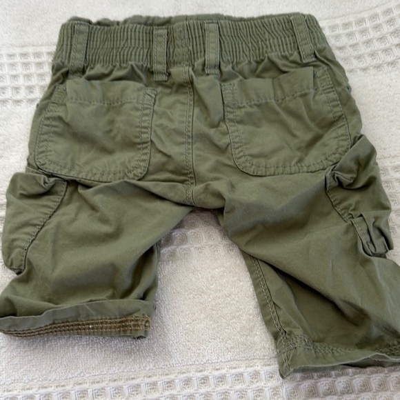 Baby Gap girl green Cargo Shorts size 0/3m - Picture 2 of 5